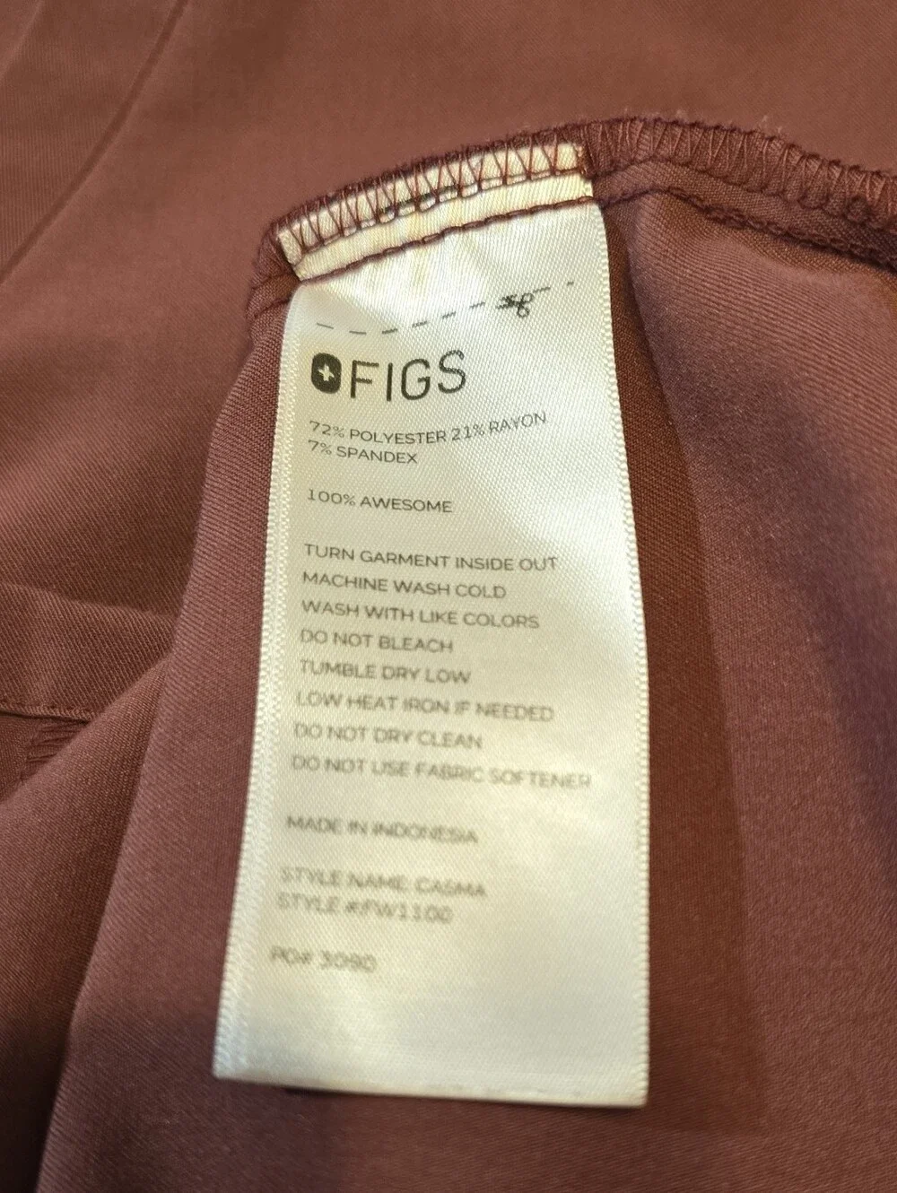 FIGS Burgundy Scrub Set - Casma 3-Pocket Top (M) & Livingston Pants (S) - Picture 6 of 10